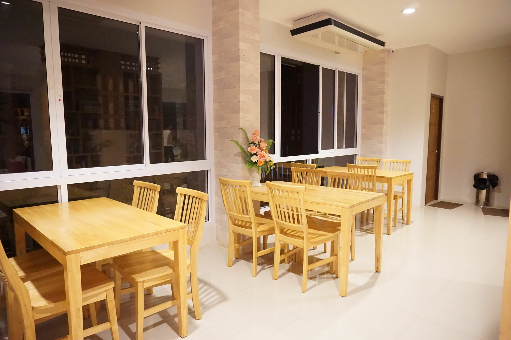 Chompu Nakarin Apartment Trang Exterior foto